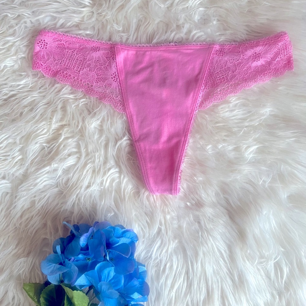 💕Victoria's Secret pink Thong L💕